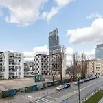 Prestigious & Classy Next To The Metro Station By Renters Lejlighed *