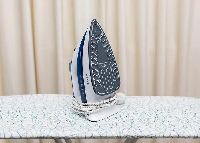 Classy & Prestigious Next To The Metro Station By Renters Apartman