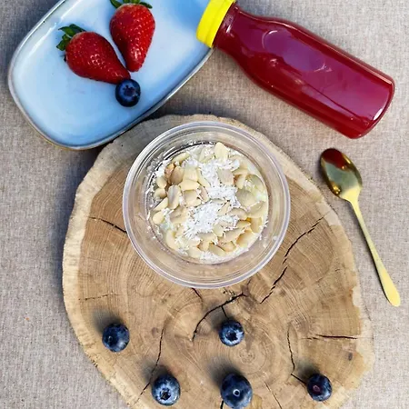 Classy & Prestigious Next To The Metro Station By Renters ワルシャワ