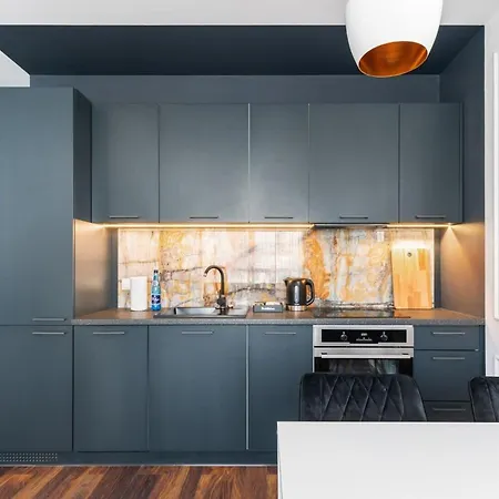 Apartament Classy & Prestigious Next To The Metro Station By Renters